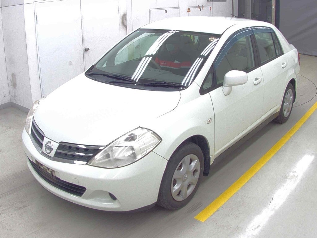 NISSAN TIIDA LATIO