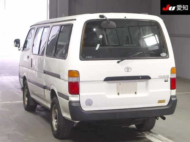 TOYOTA HIACE