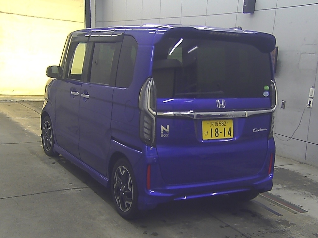 HONDA N-BOX
