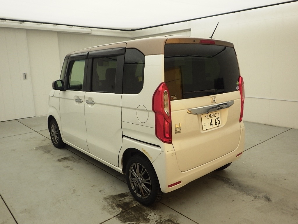 HONDA N-BOX