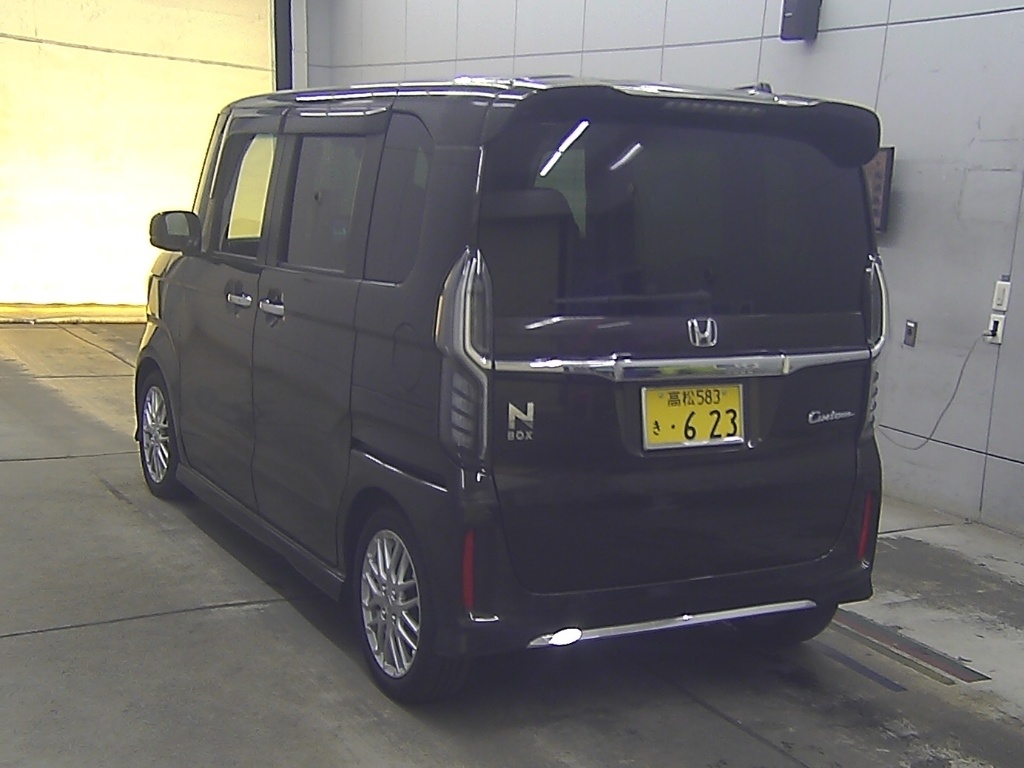 HONDA N-BOX