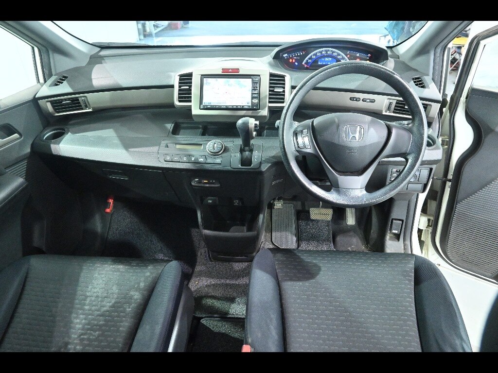 HONDA FREED SPIKE