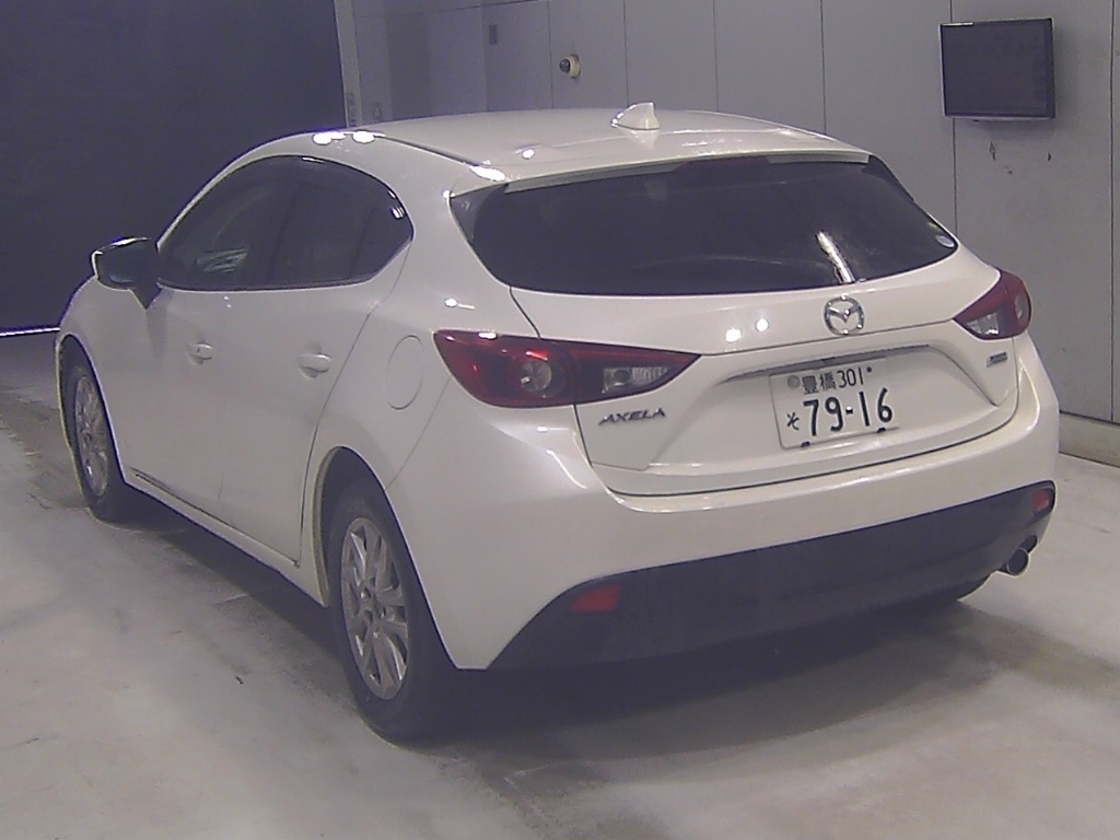 MAZDA AXELA