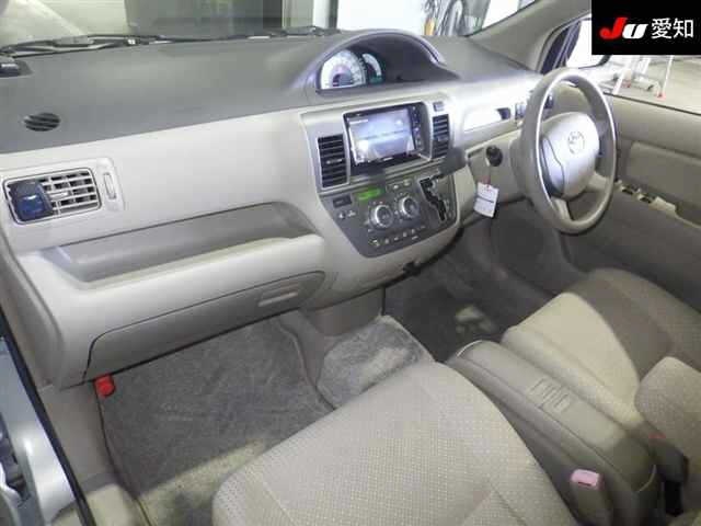 TOYOTA RAUM