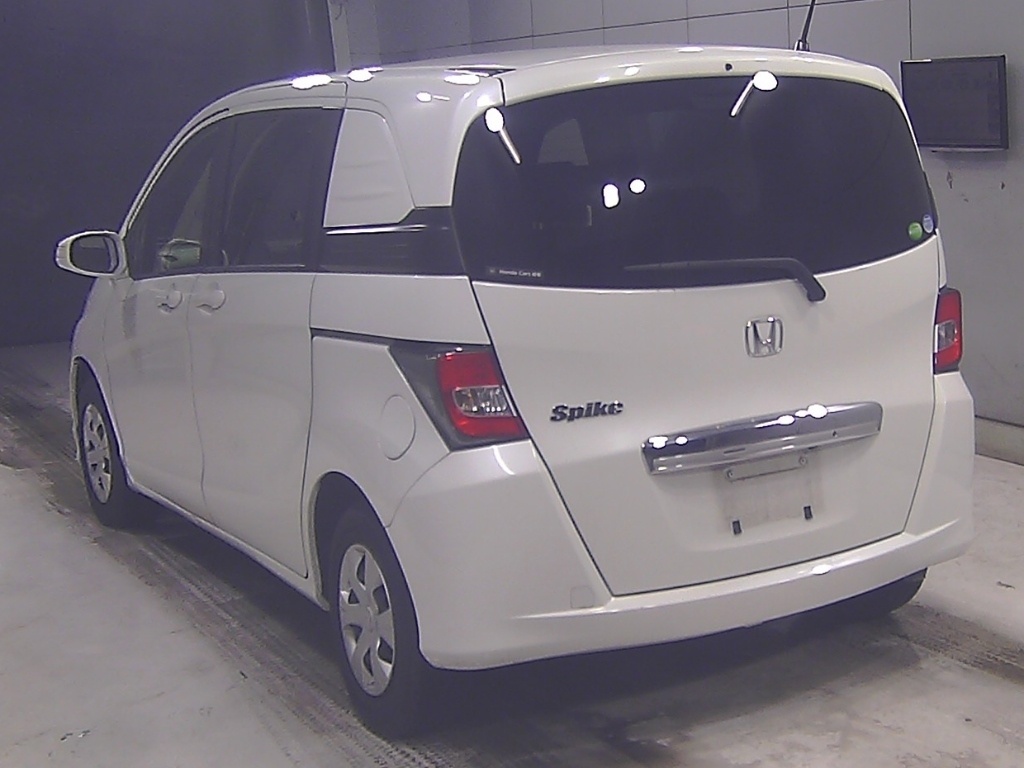 HONDA FREED SPIKE