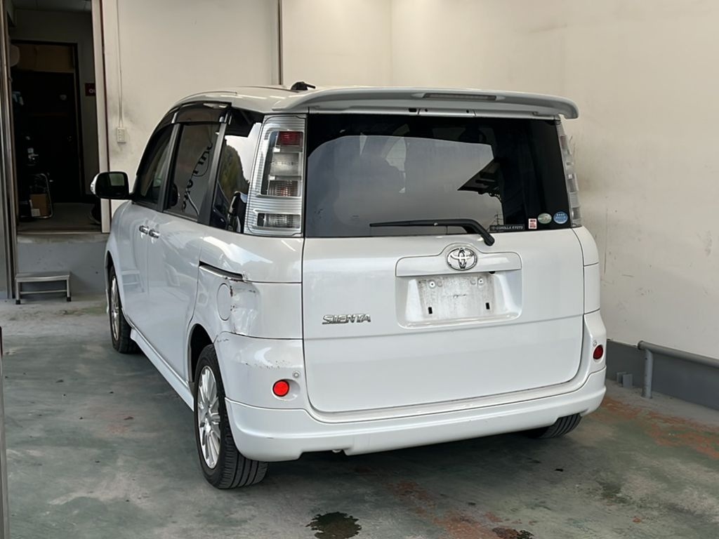 TOYOTA SIENTA