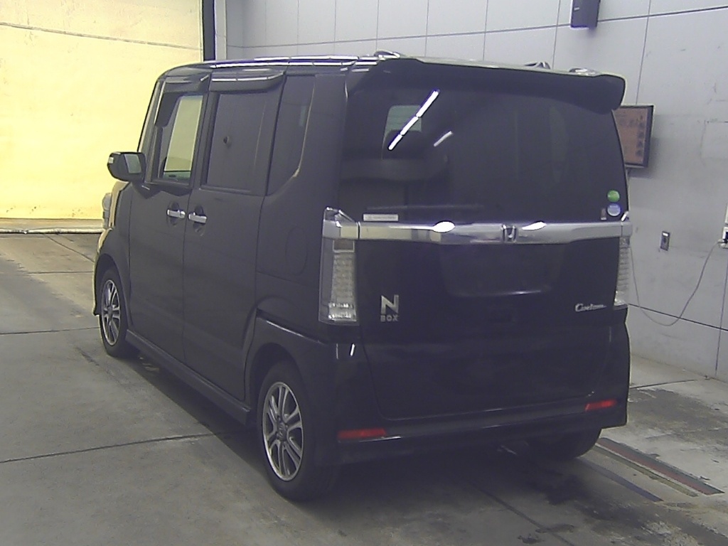 HONDA N-BOX