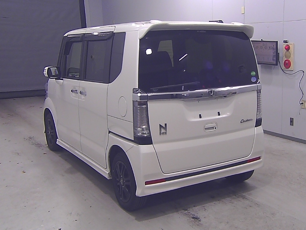 HONDA N-BOX