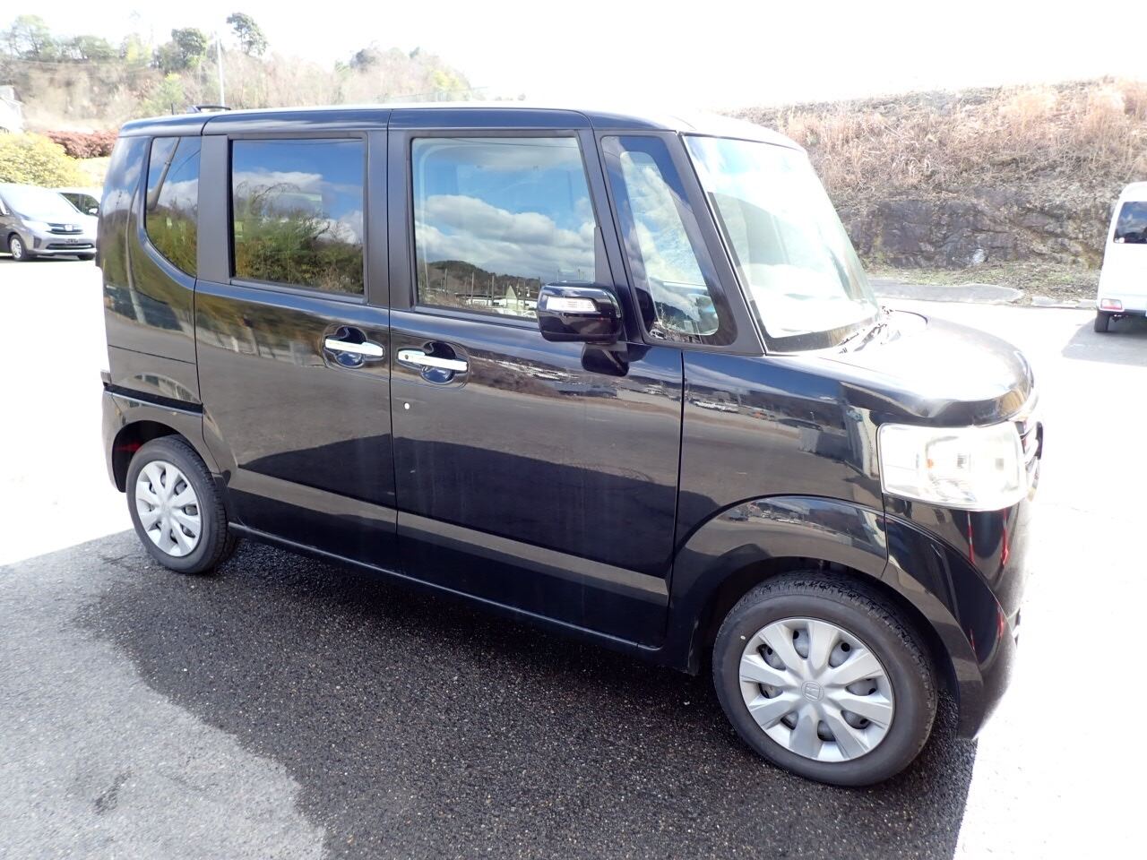 HONDA N-BOX