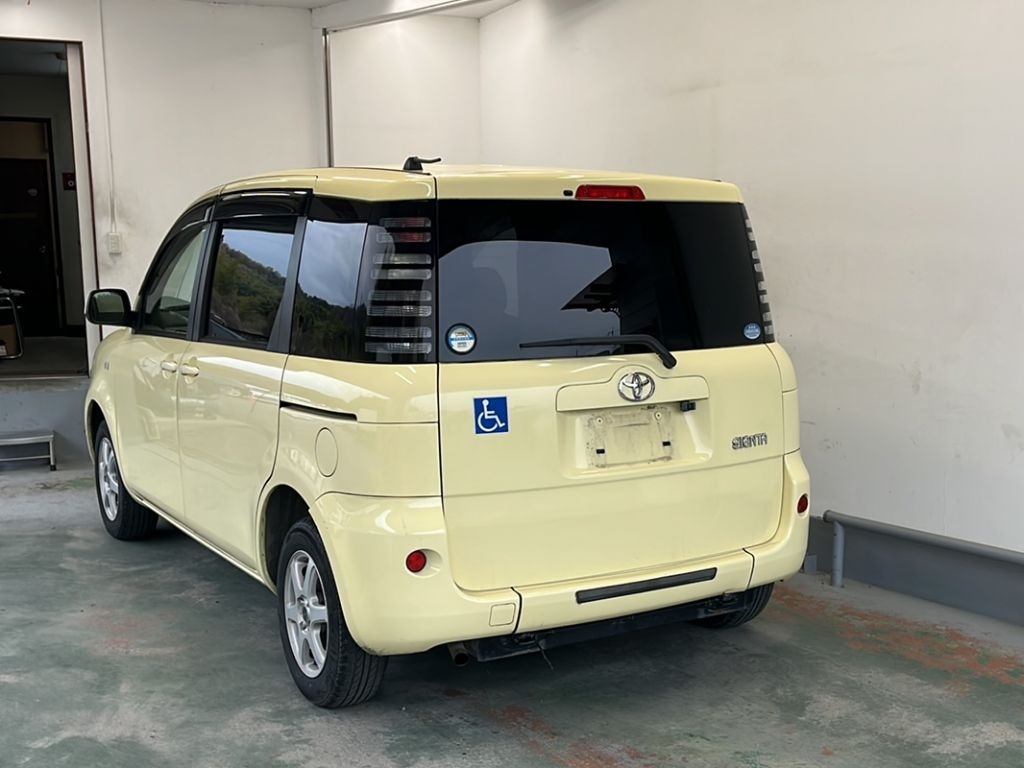 TOYOTA SIENTA