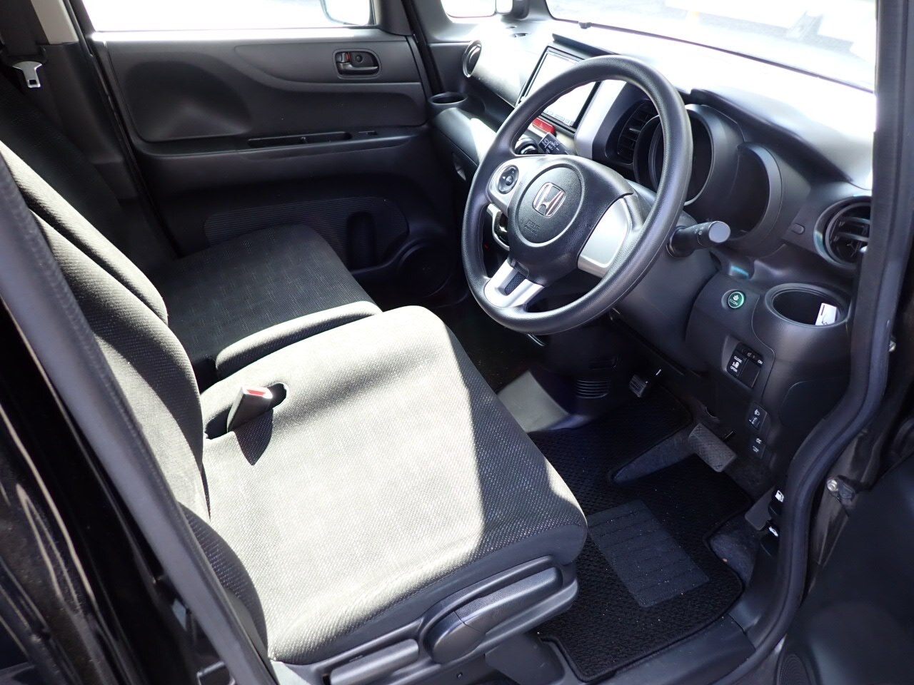 HONDA N-BOX
