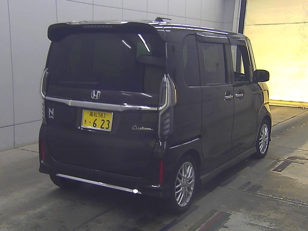 HONDA N-BOX