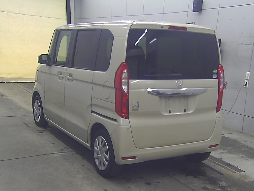 HONDA N-BOX